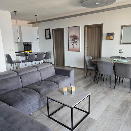טרוגיר Apartments Bagaric מראה חיצוני תמונה