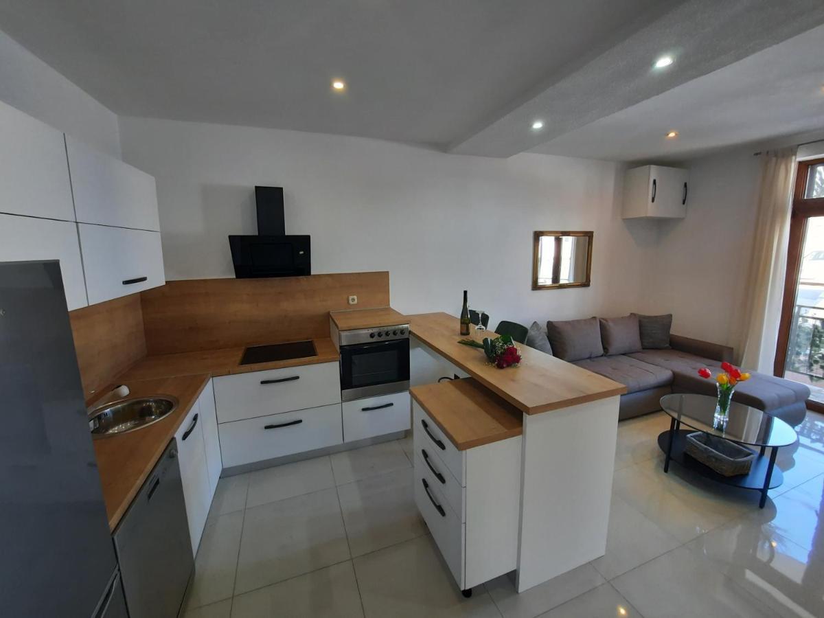 טרוגיר Apartments Bagaric מראה חיצוני תמונה