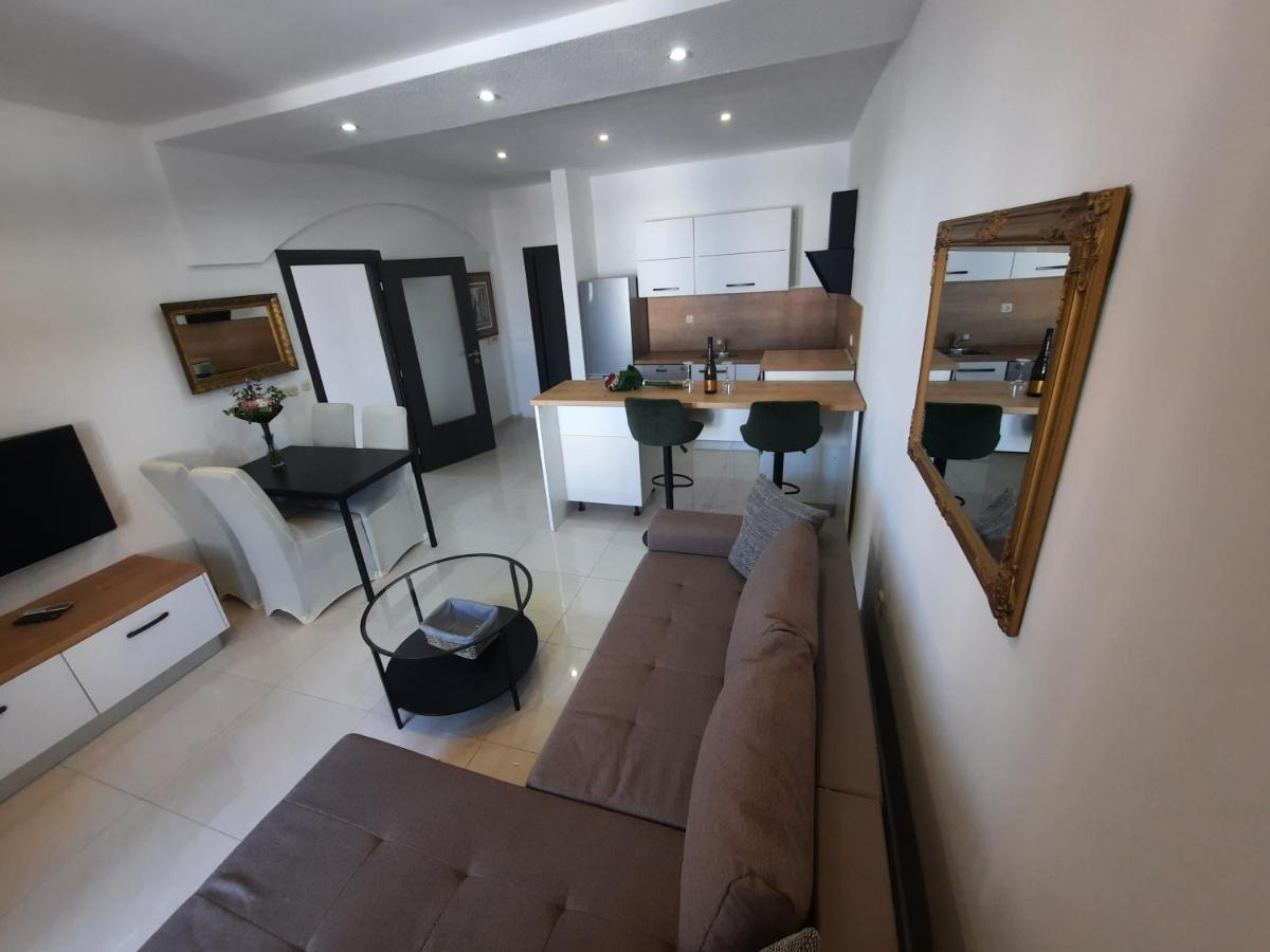 טרוגיר Apartments Bagaric מראה חיצוני תמונה
