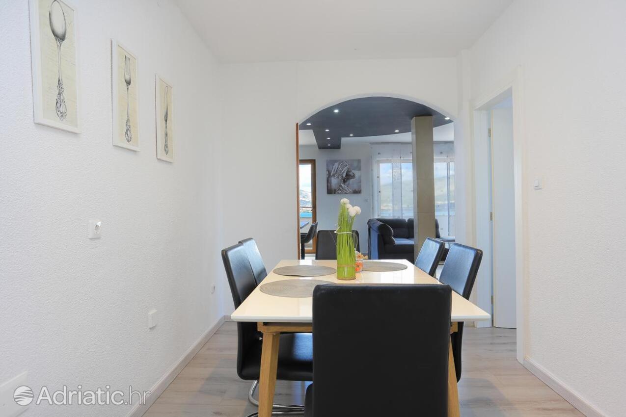 טרוגיר Apartments Bagaric מראה חיצוני תמונה