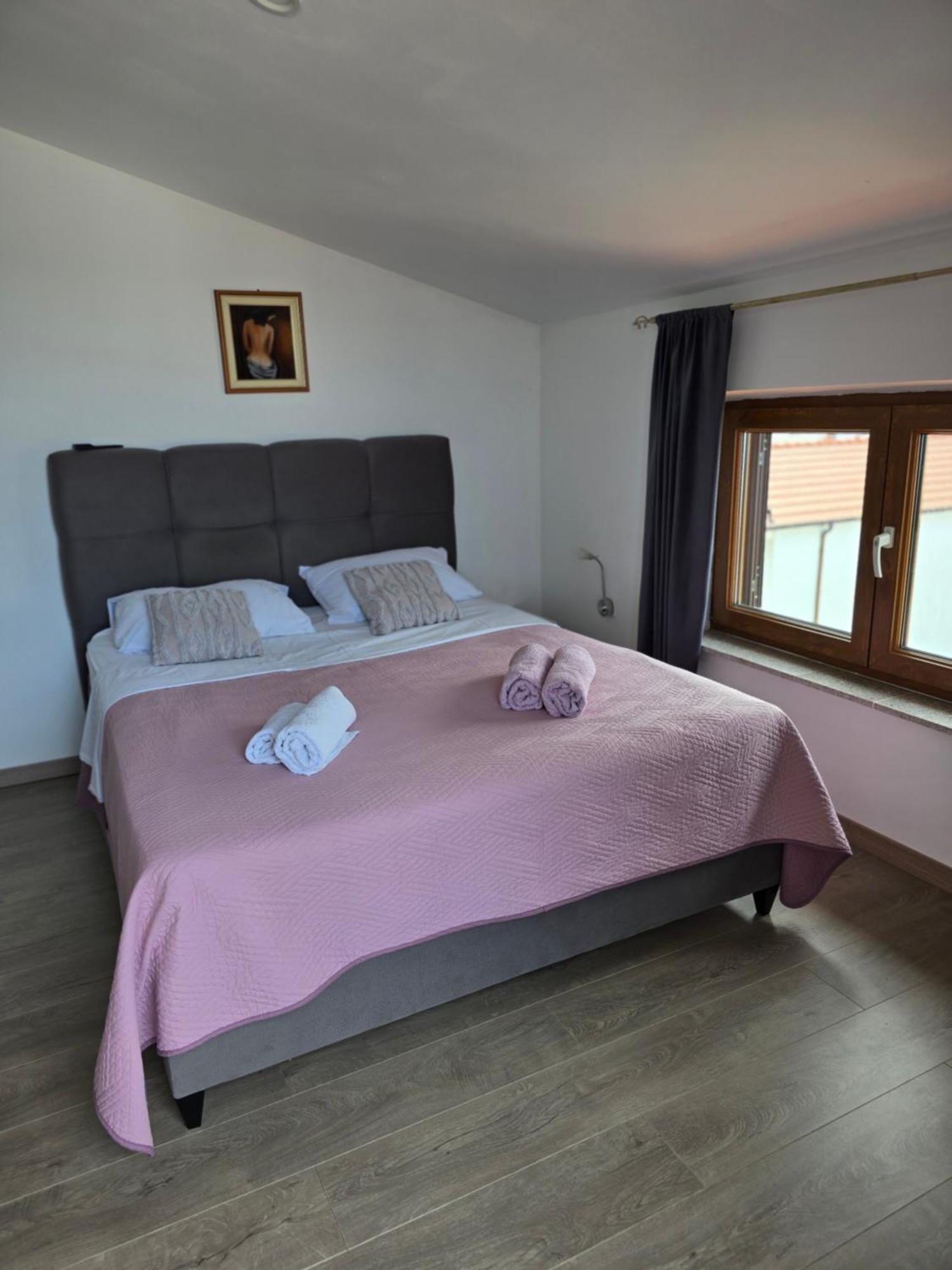 טרוגיר Apartments Bagaric מראה חיצוני תמונה